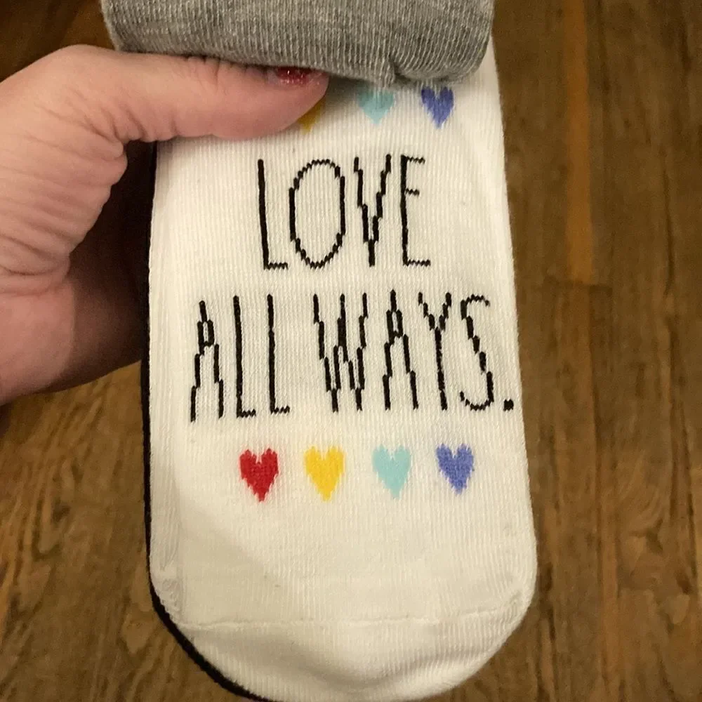 Rae Dunn Pride Ankle Socks 10pk